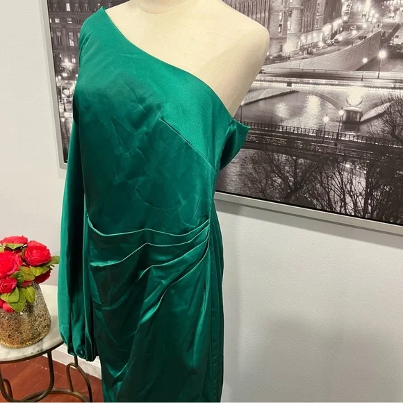 Ieena Mac Duggal Emerald Green Satin Puff Sleeve One Shoulder Gown - Reemoly - Picture 7 of 13